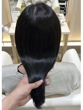 シアン 栄店(CYAN.) オレンジ味が気になる方！艶々ブルーブラック