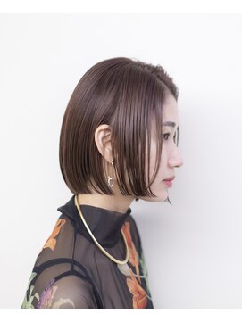 エルレ(Elure) ミニボブ#センターパート#ブリーチなしカラー#アッシュブラウン