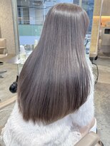 サンク 原宿 表参道(cinq) ハイトーンダブルカラーレイヤーカットミルクティーグレージュ