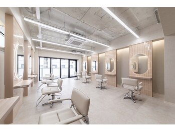 loe treatment salon 博多店【ロエ】