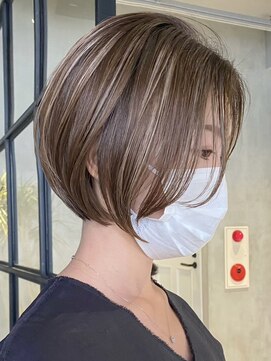 エリマ 横浜西口(elima) 横浜白髪染めショートボブミルクティーベージュヘーゼルベージュ