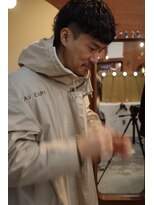 エディ(Edy)&nbsp;マッシュウルフ波巻きパーマスキンフェード刈り上げ眉毛カット