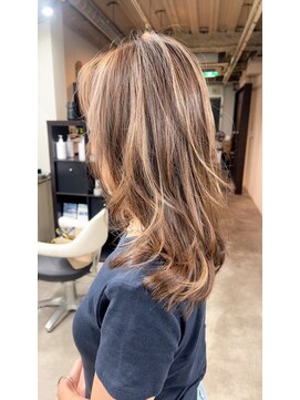ルーツ ヘア デザイン(roots hair design) 四ツ橋美容室★roots★ハイライト★レイヤー★白髪ぼかし