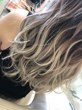 レイフィールド 長嶺店(RAY Field) 外国人風☆ホワイトグラデ