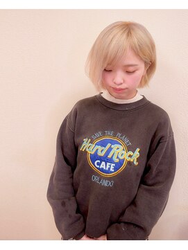 ヘアー キュート(hair CUtE) ファイバープレックスブリーチでホワイトベージュな重ボブ！