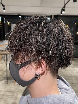 ザ オーダー(THE ORDER) 【至高のメンズスタイル】ツイストパーマ、ハイライト