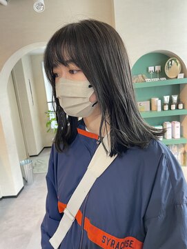 ユヌ(Une) オリーブグレージュ