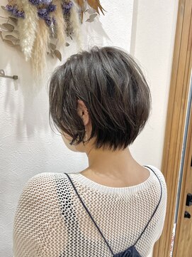 フゥカ 類家店(fuka) 八戸ゆるめパーマショート/オリーブグレージュ 20代30代40代50代