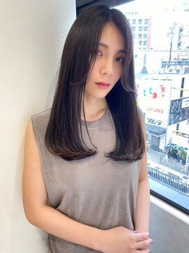 トゥルーズ(TLUUS) TLUUS似合わせカットダークアッシュミディアムレイヤーカット