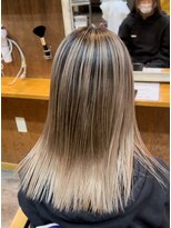 ヘアーサロン アトリエ(Hair salon ATORIE)&nbsp;ロングレイヤーブリーチカラーシャドウルーツハイベージュ