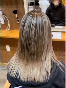 ヘアーサロン アトリエ(Hair salon ATORIE) ロングレイヤーブリーチカラーシャドウルーツハイベージュ