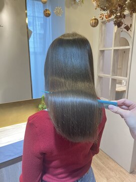 アンド ラ ブランシュ(&.La Blanche) ワンレン/黒髪カタログ/ネビージュ/小顔/髪質改善