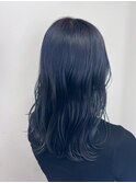暗髪でも楽しめるブルーヘア