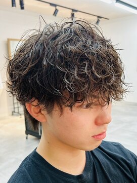 フォンド 津田沼(fond.) 韓国シャドウパーマ/スパイキーショート/ブルーブラック/津田沼