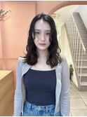 頬にかかる前髪が可愛い！大人ミディ