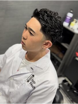 サイドパートスタイル