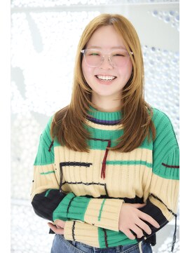 ミチオ ノザワ ヘアサロン ギンザ(Michio Nozawa HAIR SALON Ginza) セミロング 顔周りレイヤー ハイトーンベージュ ストレートヘア