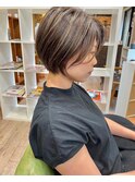 ベージュハイライトショートボブ