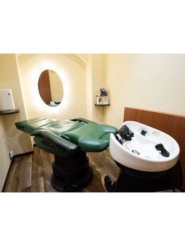 【全席半個室/個室も完備◎】ヘア～スキンケアまで一度に叶う★大人男性の為のトータルケアサロン！