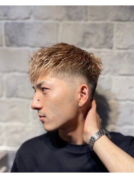 ミリオンバックス 御徒町店(Million Backs) ツーブロックマッシュ/スキンフェード<理容室>[メンズ/御徒町]