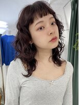 ヘン(hen)&nbsp;オン眉　ミディアムウルフ　ピンクブラウン