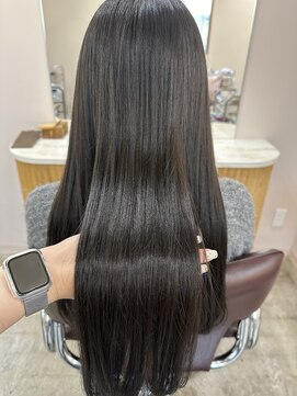 キュオンシア(CUEON. ciea) 艶ロング×透明感グレージュ