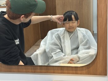 イッポ(IPPO)の写真/【お子様連れ大歓迎☆】親子でリラックスできるサロンタイムをご提供◎キッズカットも”IPPO”にお任せ♪