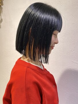 レクタ(recta) 大人20代30代白髪ぼかし切りっぱなし前下がりボブ