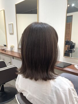 ポピイズ(POPPIES) ミディアムボブ【外ハネ】