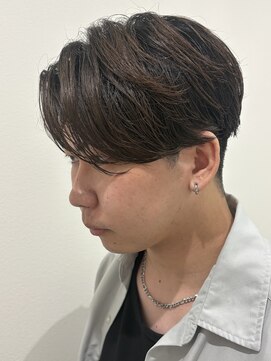 ヒュイル バイ ニアウ(Hwyl by Niau) メンズマッシュセンターパートスパイラルパーマニュアンスパーマ