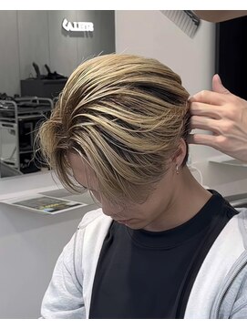 ステラ(STELLA) センターパート/メンズ/バレイヤージュ/ブリーチ＆ダブルカラー