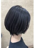 レザーでできるショートボブ