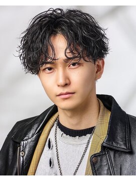 アイトーキョープラスシー 横浜(AI TOKYO+Sea) MEN’S横浜/センターパート/ツイストシャドウパーマメンズカット