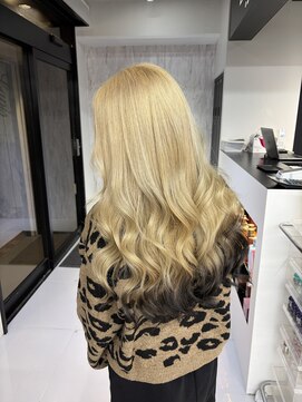 アネラ 大宮(Anela) ブロンド×ブラック♪