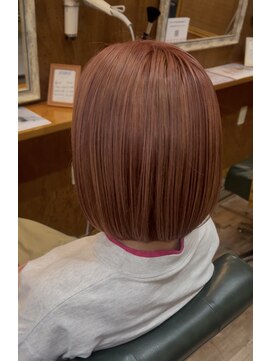 ヘアーサロン アトリエ(Hair salon ATORIE) ミディアムボブブリーチカラーテラコッタオレンジ