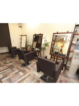 マンツーマン施術で最後まで同じスタイリストが担当するから、理想通りの仕上がりに♪このご時世でも安心◎