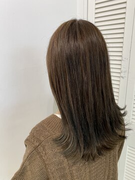 アドラーブル 万代店 (adorable) 【くすみカラー】艶感カーキグレー10代20代