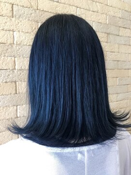 ターフタカサキディエル(TURF TAKASAKI D.L) 暗髪★ダークブルー×外ハネミディ