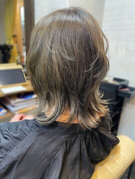 プルームエル(plume aile) エアリーレイヤースタイル×オリーブグレージュ