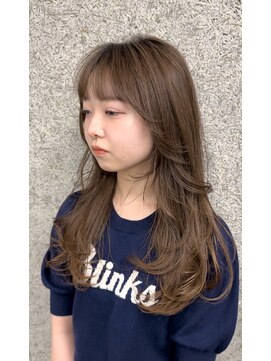 ウィールールピヴォクロス(WE RULE pivot cross) 小顔レイヤー