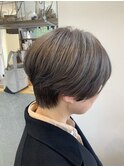 夏にもオススメのショートボブ×白髪ぼかしハイライト