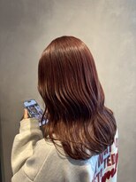 エスケープ トゥ ボナ(ESCAPE to bona.)&nbsp;柔らかさとツヤ感を纏うほんのりピンクブラウン/春カラー