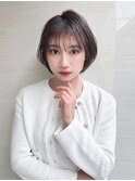 暗めカラー前髪ありふんわりくびれボブ