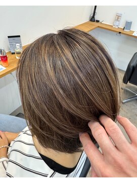 エトワールプラス 白髪ぼかしハイライト1.22似合わせカット