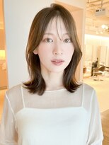 ビーチ(BEACH)&nbsp;韓国レイヤーカット前髪ありヨシンモリミルクブラウンくびれヘア