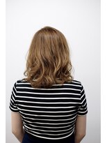 バングス(bangs)&nbsp;ベージュアッシュ系のナチュラルハイライト。