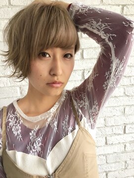 エス ヘアメイク スペース(es hair make space) ハイトーンカラー、ミルクティーベージュ