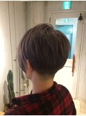刈り込みショート×ハイトーンカラー