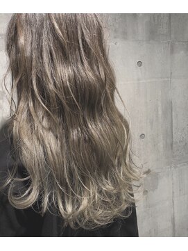 ホワイト 伊勢崎(WHITE) 外国人風×イルミナ×バレイヤージュ【伊勢崎 イルミナカラー】