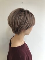 ネウィ グランデ 横浜(newi grande) 大人可愛い20代30代40代小顔ワンサイドショートボブ丸み前下がり